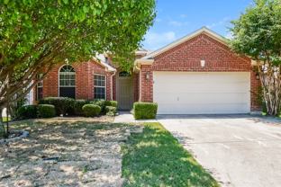 906 Oak Hollow Ln - Photo 1 of 1
