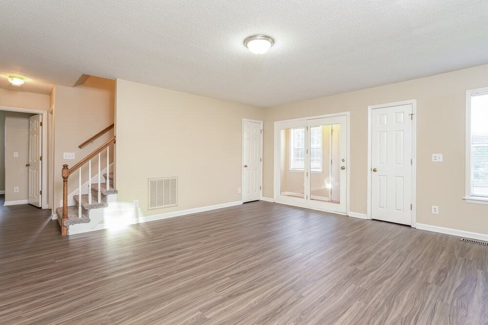 2110 Arden Pl - Photo 4 of 17