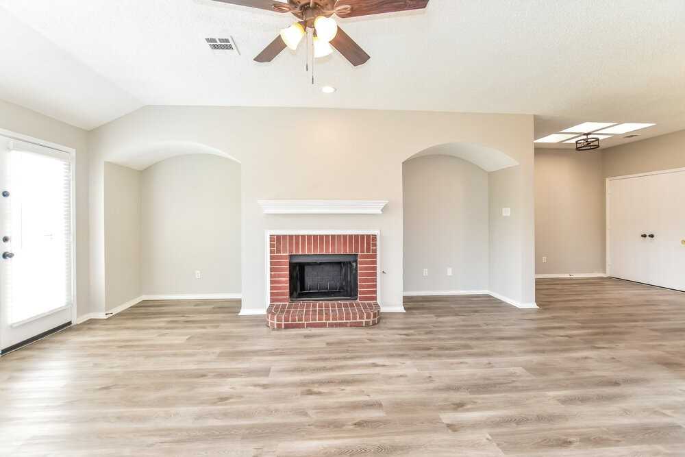 4218 Baccarat Dr - Photo 4 of 16