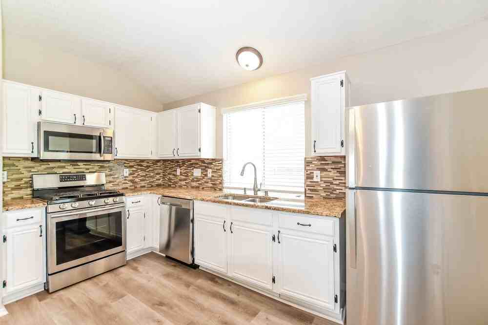 4218 Baccarat Dr - Photo 7 of 16