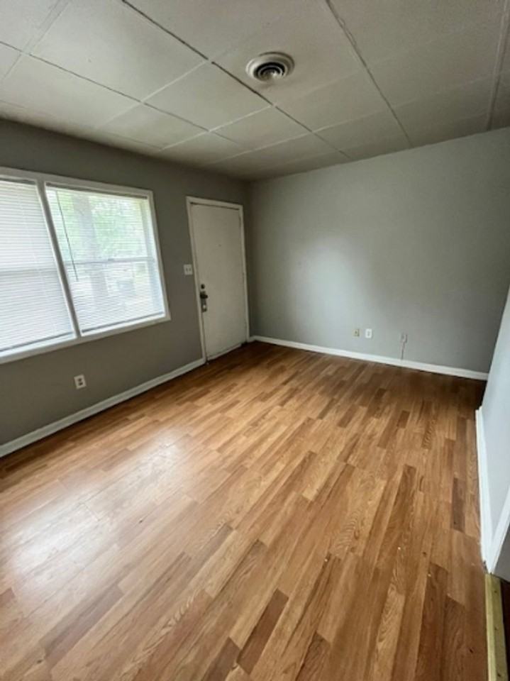 Mill Gardens Apts - Photo 4 of 23