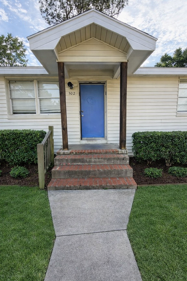 502 Maplewood Dr - Photo 2 of 8