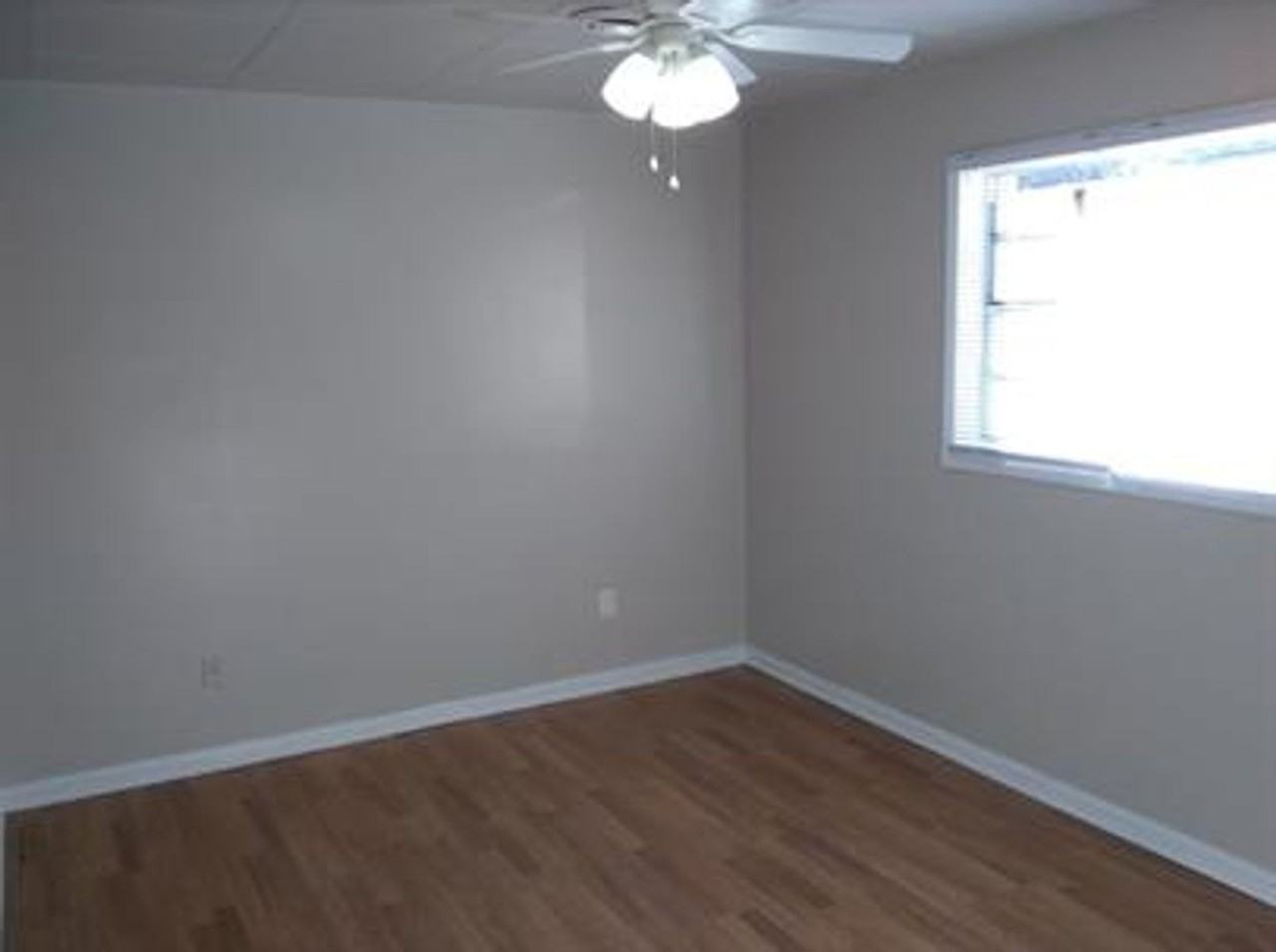 502 Maplewood Dr - Photo 6 of 8