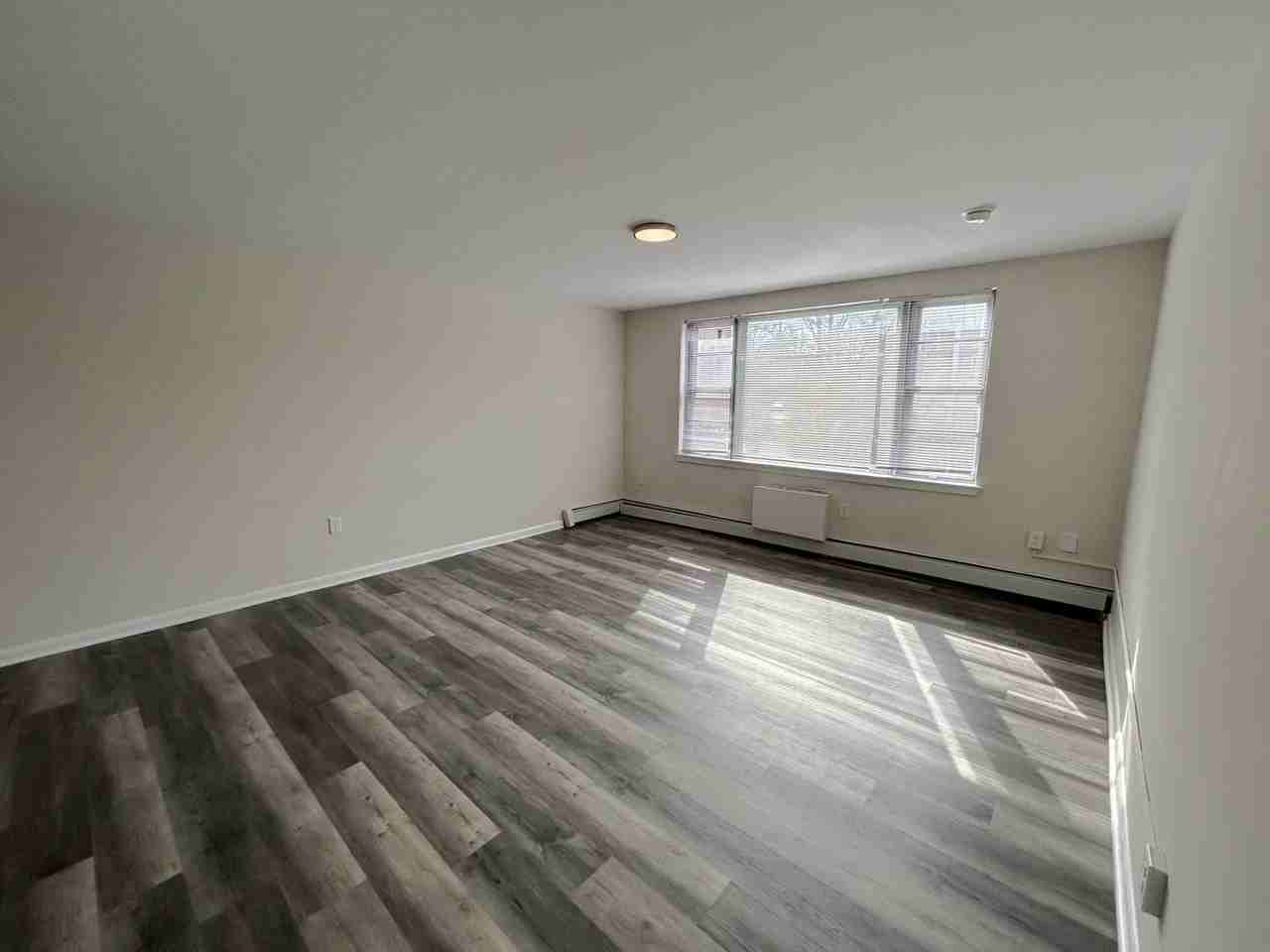 Karen Court Apartments - Photo 4 of 24