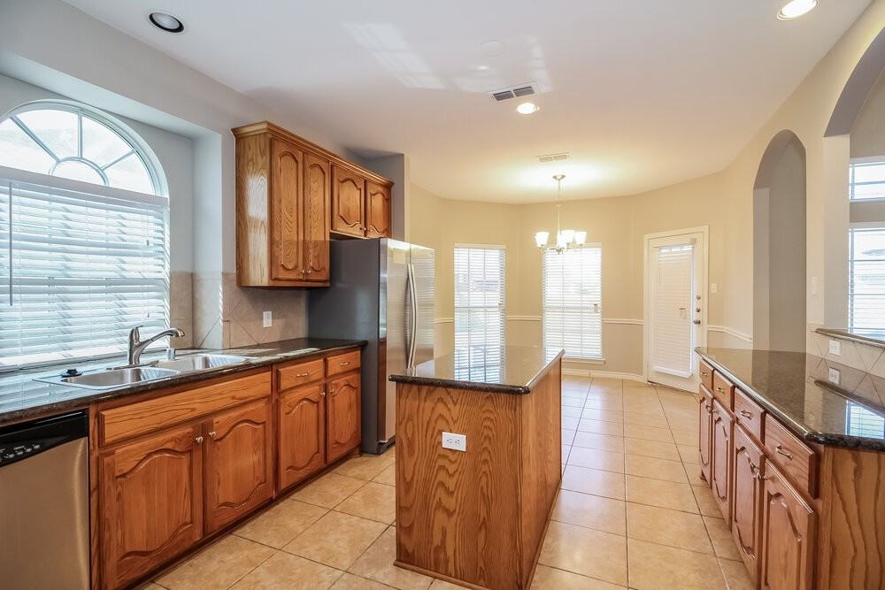 102 Hartley Ln - Photo 5 of 15