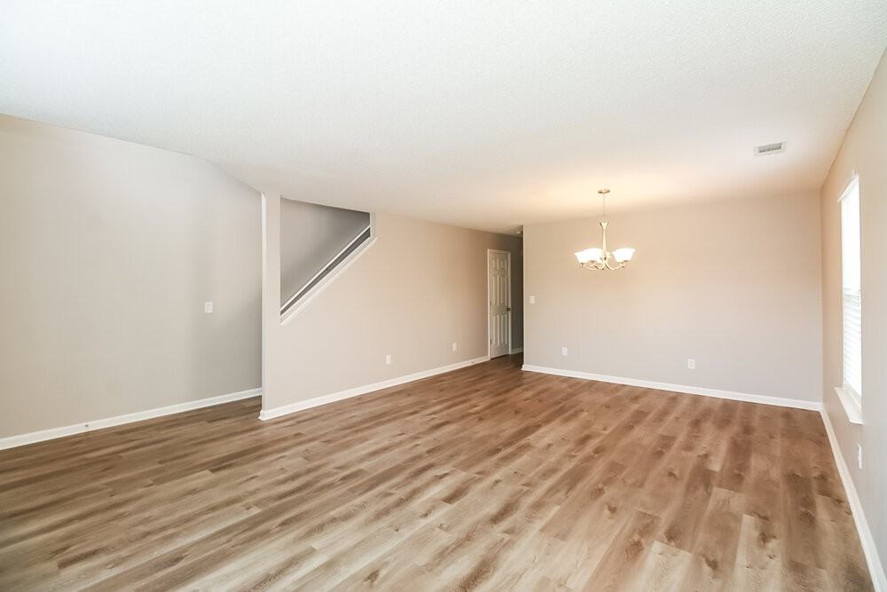 1112 Saint Phillips Ct - Photo 4 of 17