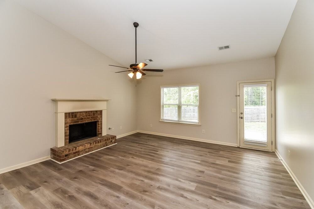 1000 Cureton Dr - Photo 4 of 17