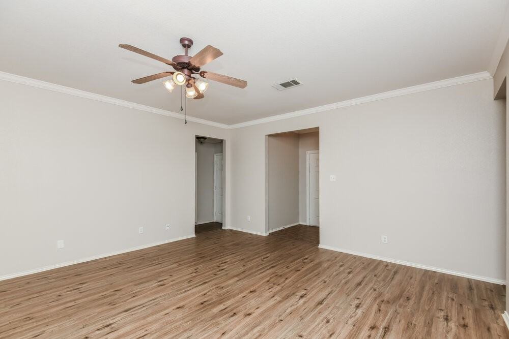 1007 Winepress Rd - Photo 3 of 16