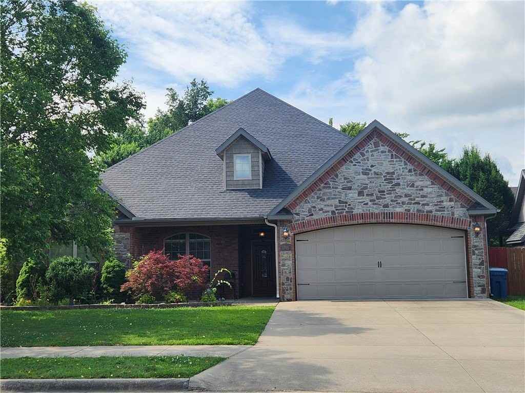 1705 Sw Hayfield Ave - Photo 2 of 50