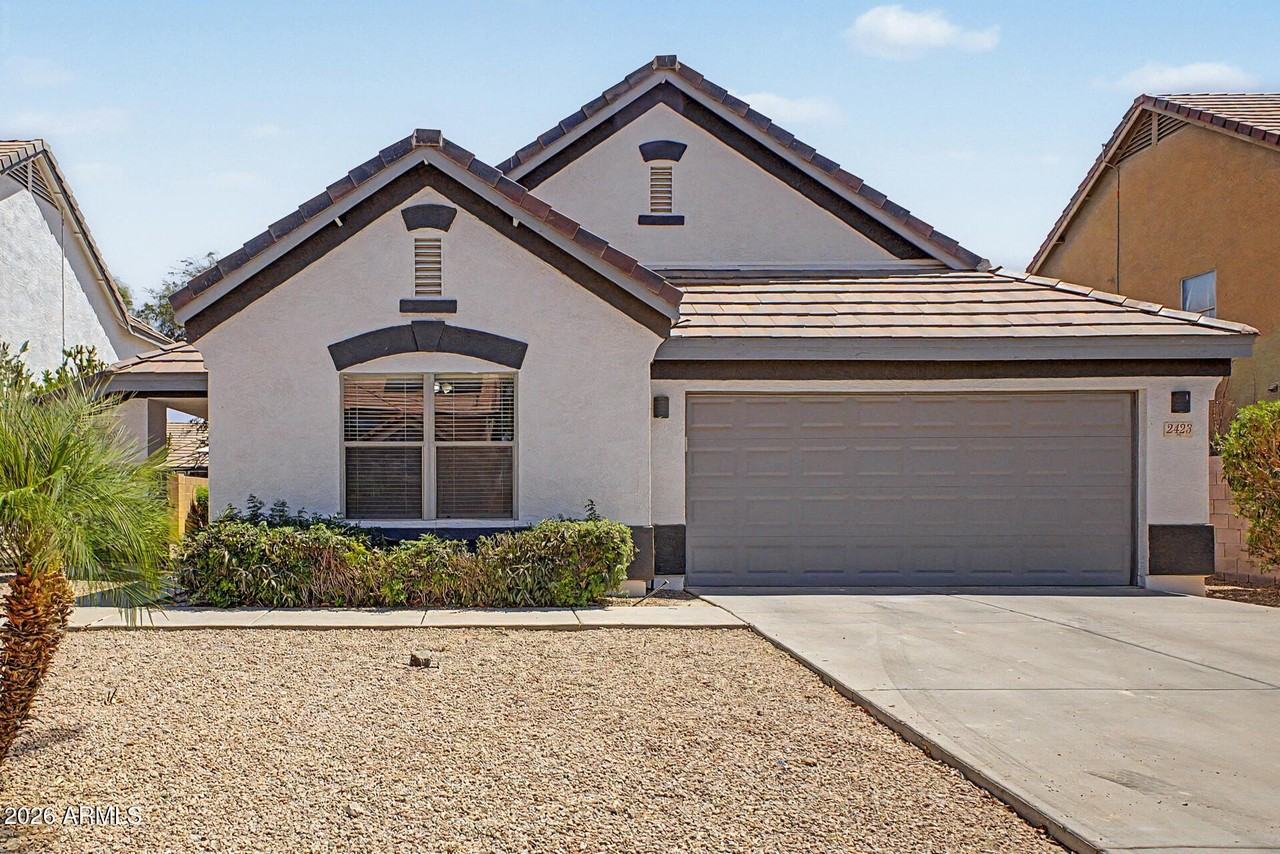 2423 E Winged Foot Dr - Photo 2 of 33