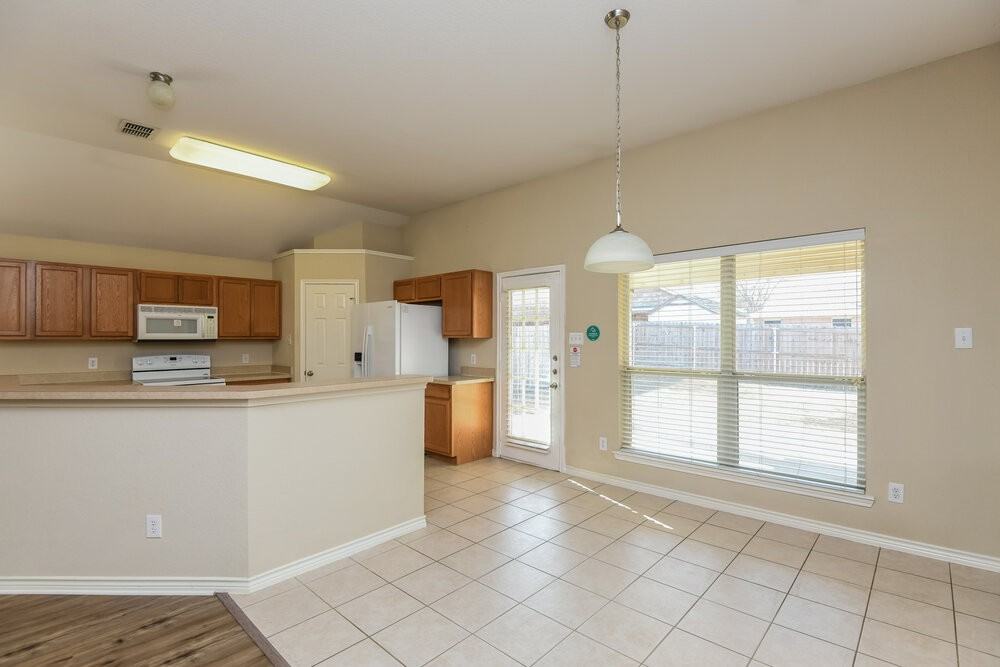 3912 Big Thicket Dr - Photo 5 of 16