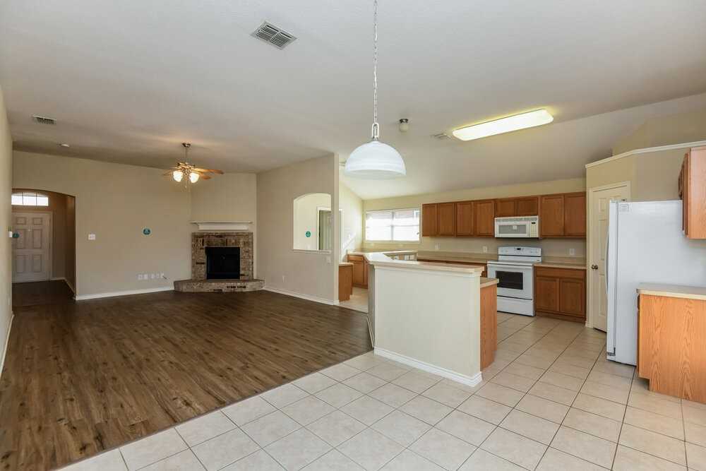 3912 Big Thicket Dr - Photo 6 of 16