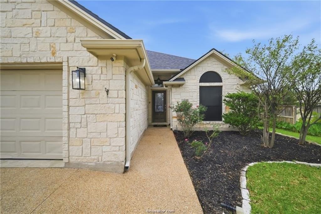 809 Emerald Dove Ave - Photo 2 of 19
