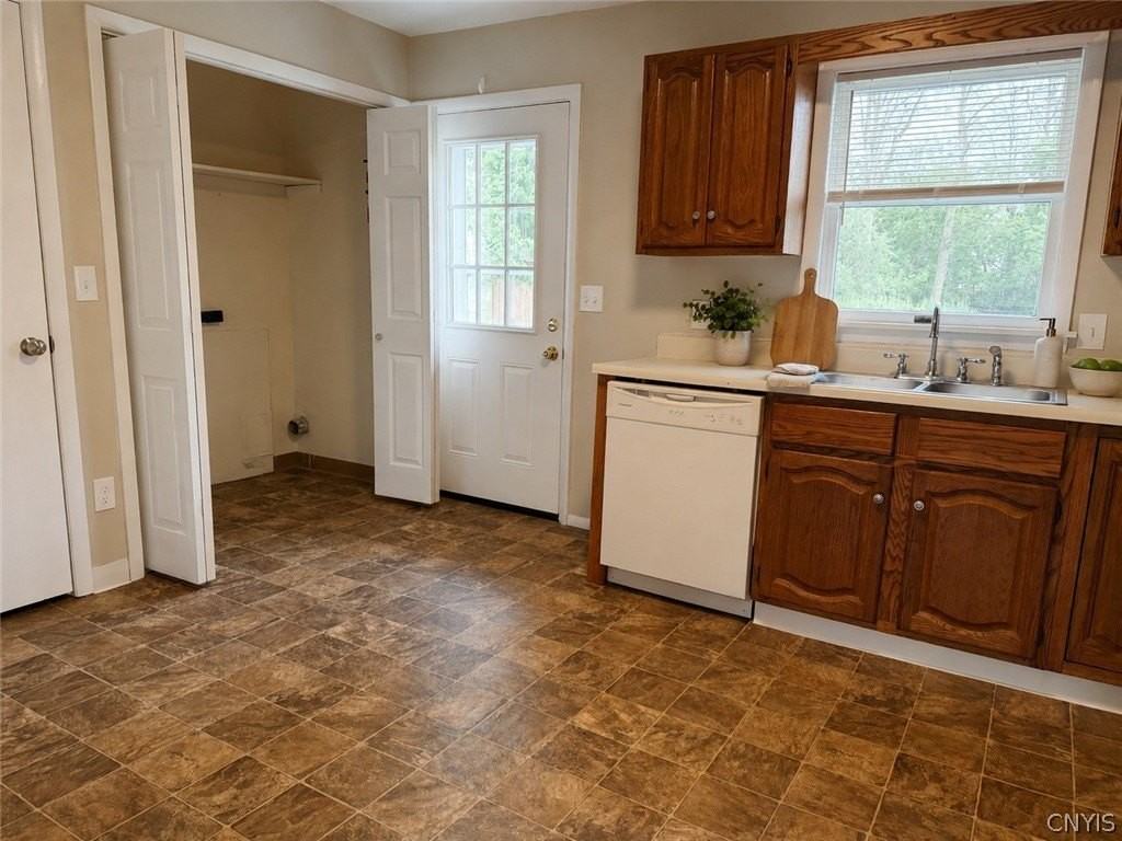 519 E Hoard St - Photo 6 of 10