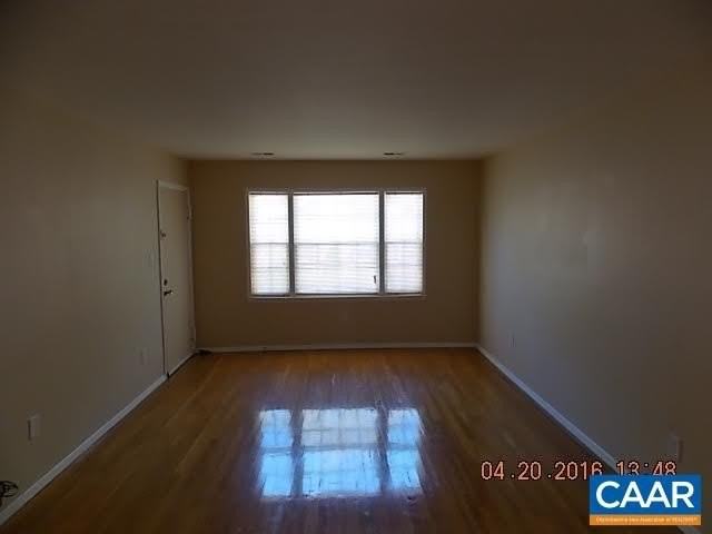 2405 Barracks Ct #4 - Photo 2 of 5