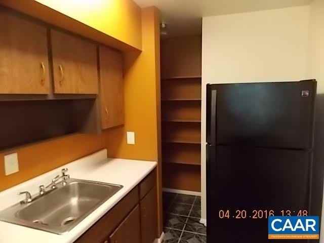 2405 Barracks Ct #4 - Photo 3 of 5