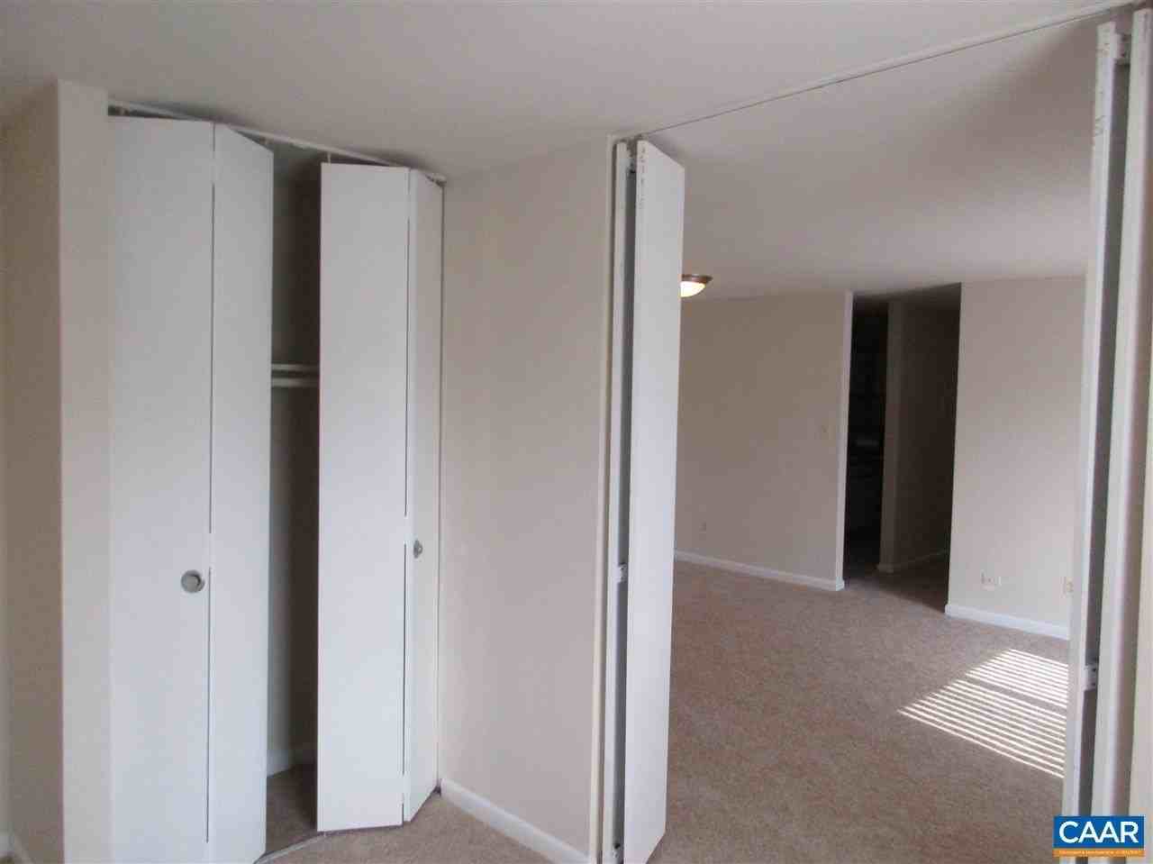 820 Runnel Ct #6 - Photo 3 of 11