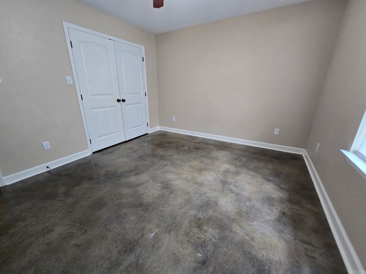 22217 Phillip Dr - Photo 7 of 11