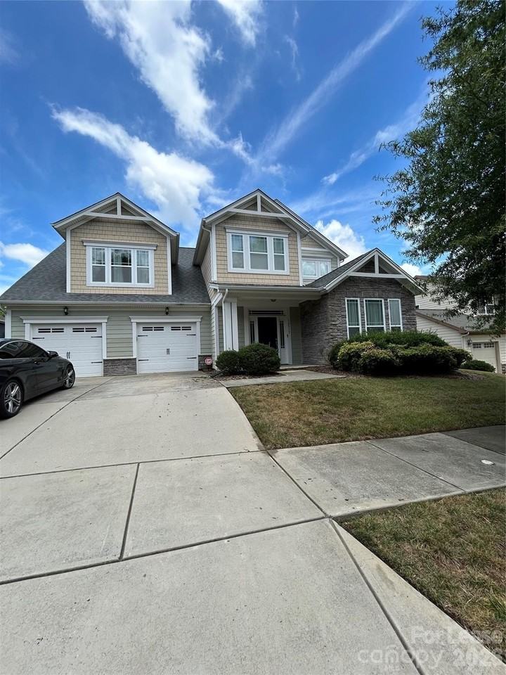 10517 Donahue Dr - Photo 2 of 32