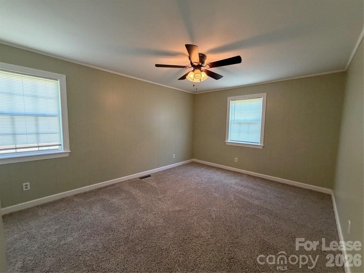 637 Hartness Rd - Photo 4 of 17