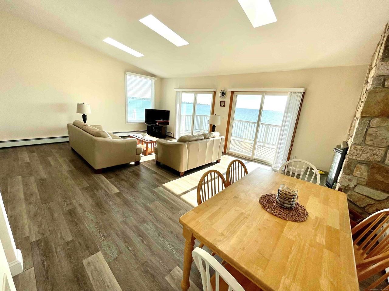 747 E Broadway - Photo 3 of 14