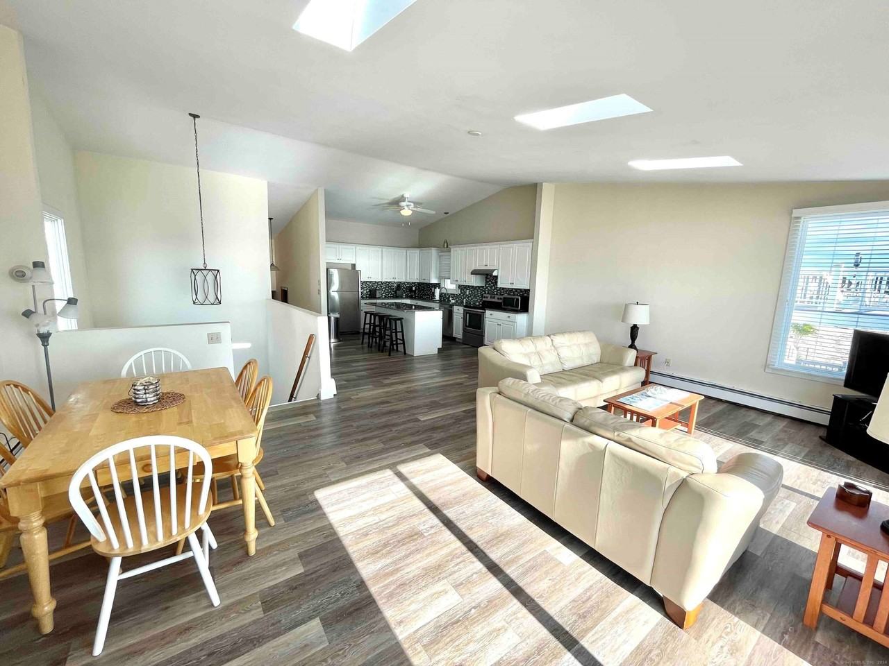747 E Broadway - Photo 4 of 14