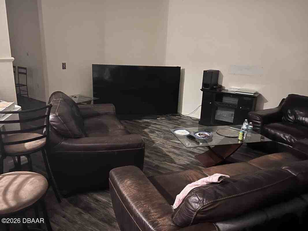 2266 N Normandy Blvd - Photo 3 of 11