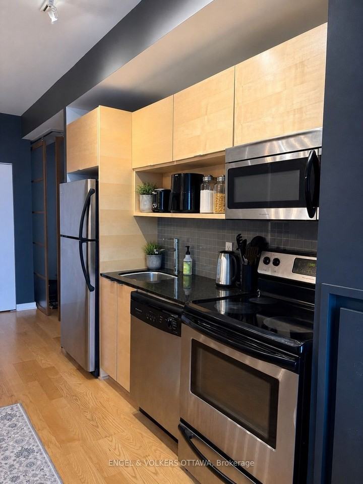 324 Apartment Building - Photo 6 of 12