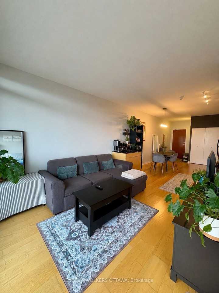 324 Apartment Building - Photo 7 of 12