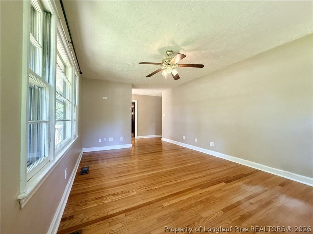1914 Cherokee Dr - Photo 4 of 20