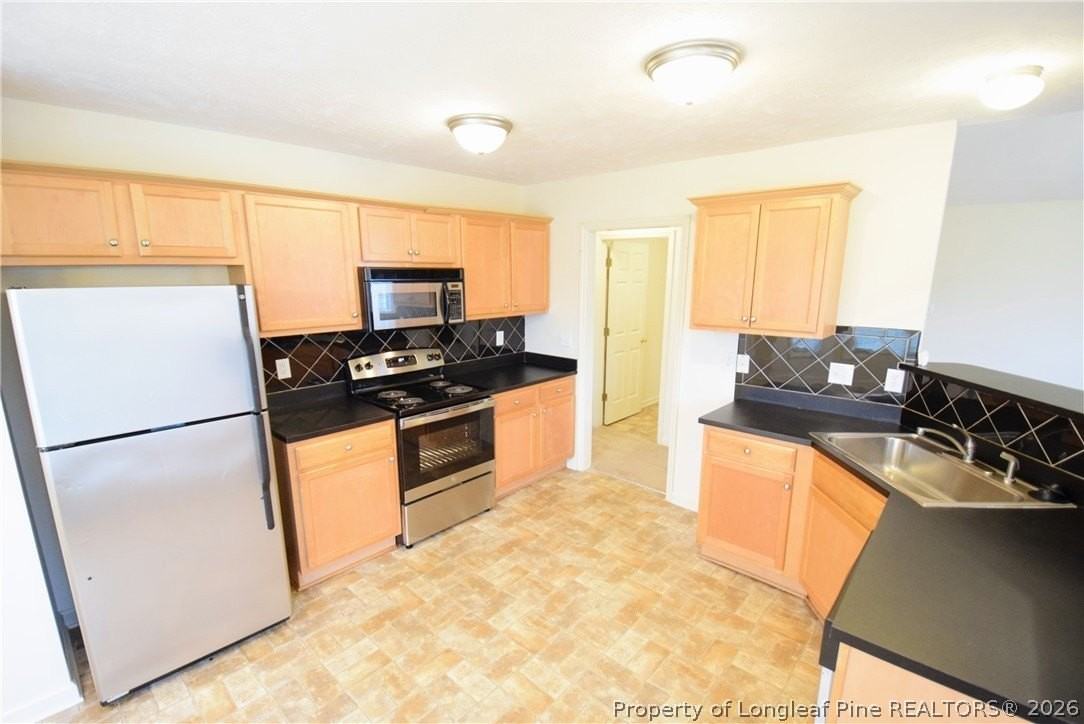 127 Blue Water Dr - Photo 5 of 23