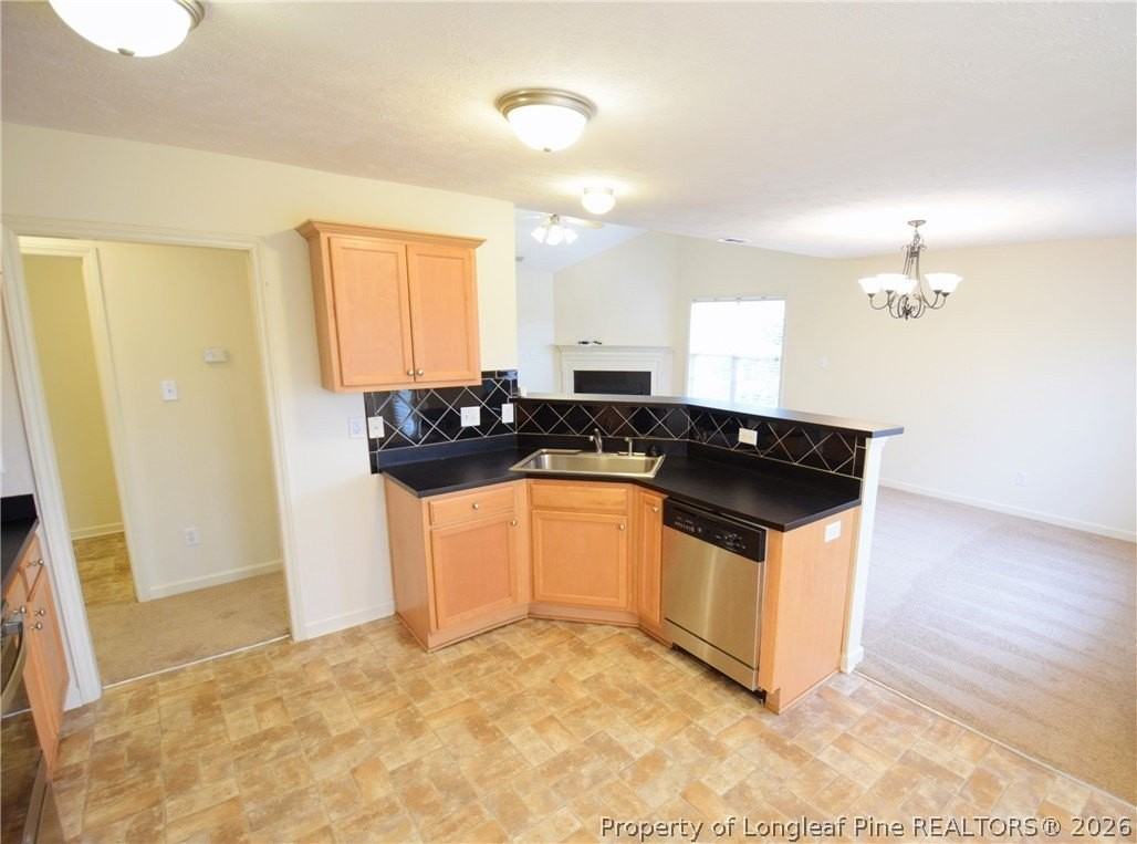 127 Blue Water Dr - Photo 6 of 23