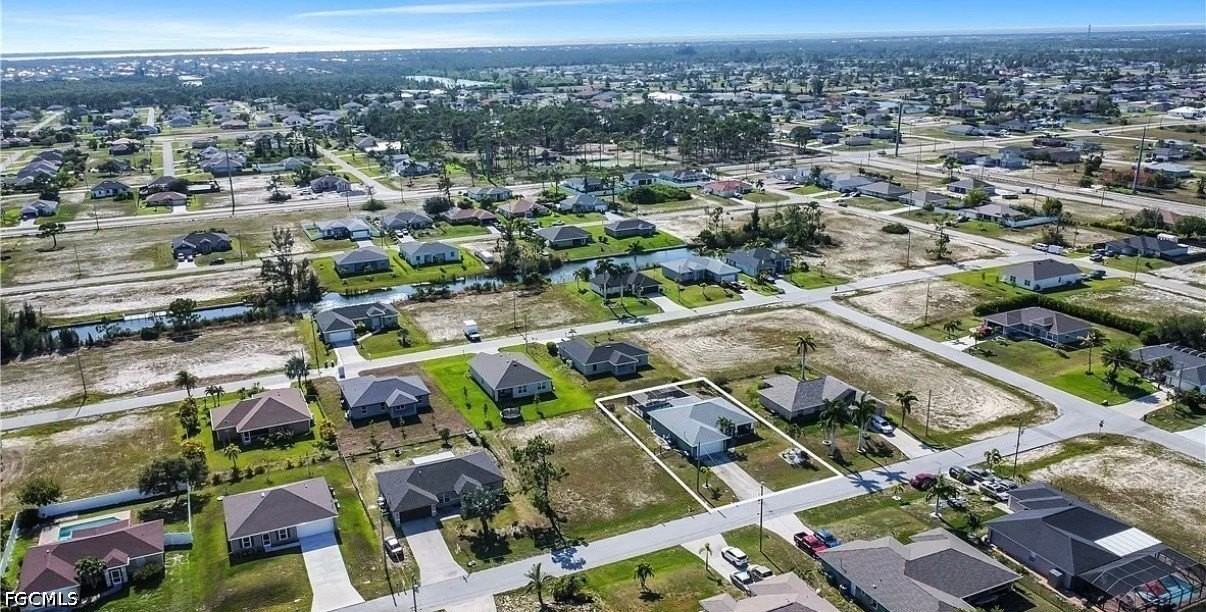 2152 Nw 22nd Pl - Photo 4 of 11