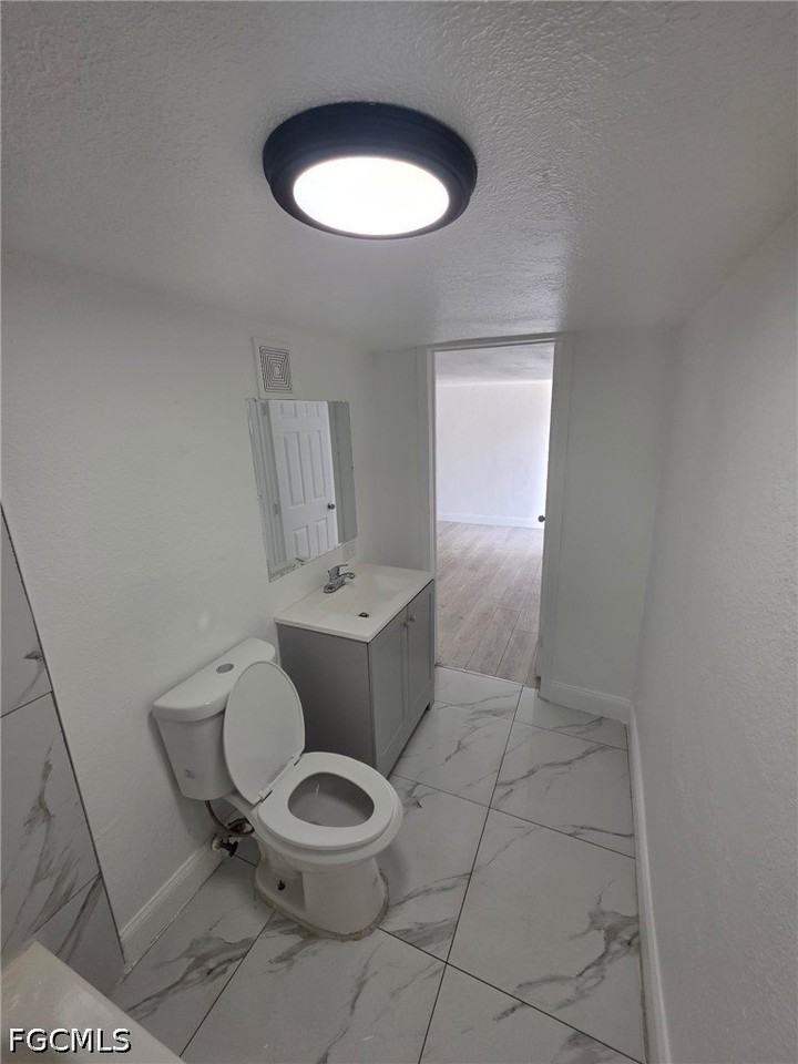 420 Fairfax Dr #5 - Photo 5 of 7