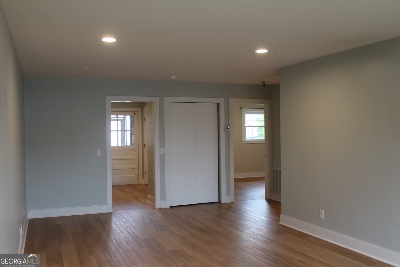 5 S Zetterower Ave - Photo 5 of 12