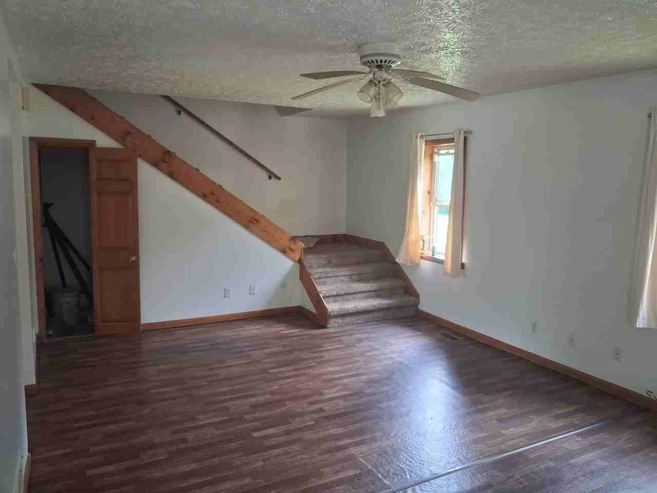 493 Brookside Dr - Photo 4 of 10