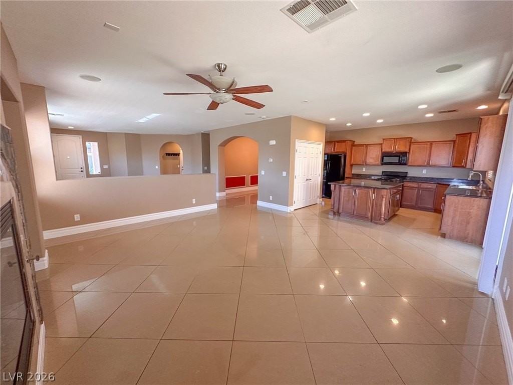 142 Castle Course Ave - Photo 4 of 37