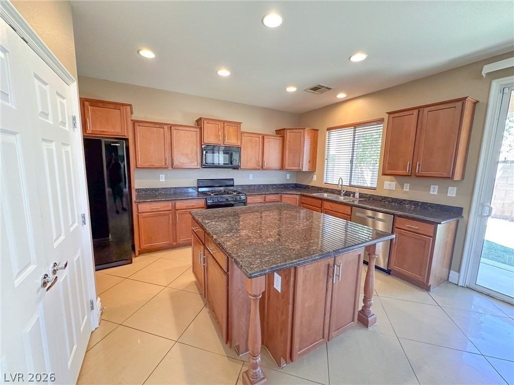 142 Castle Course Ave - Photo 7 of 37
