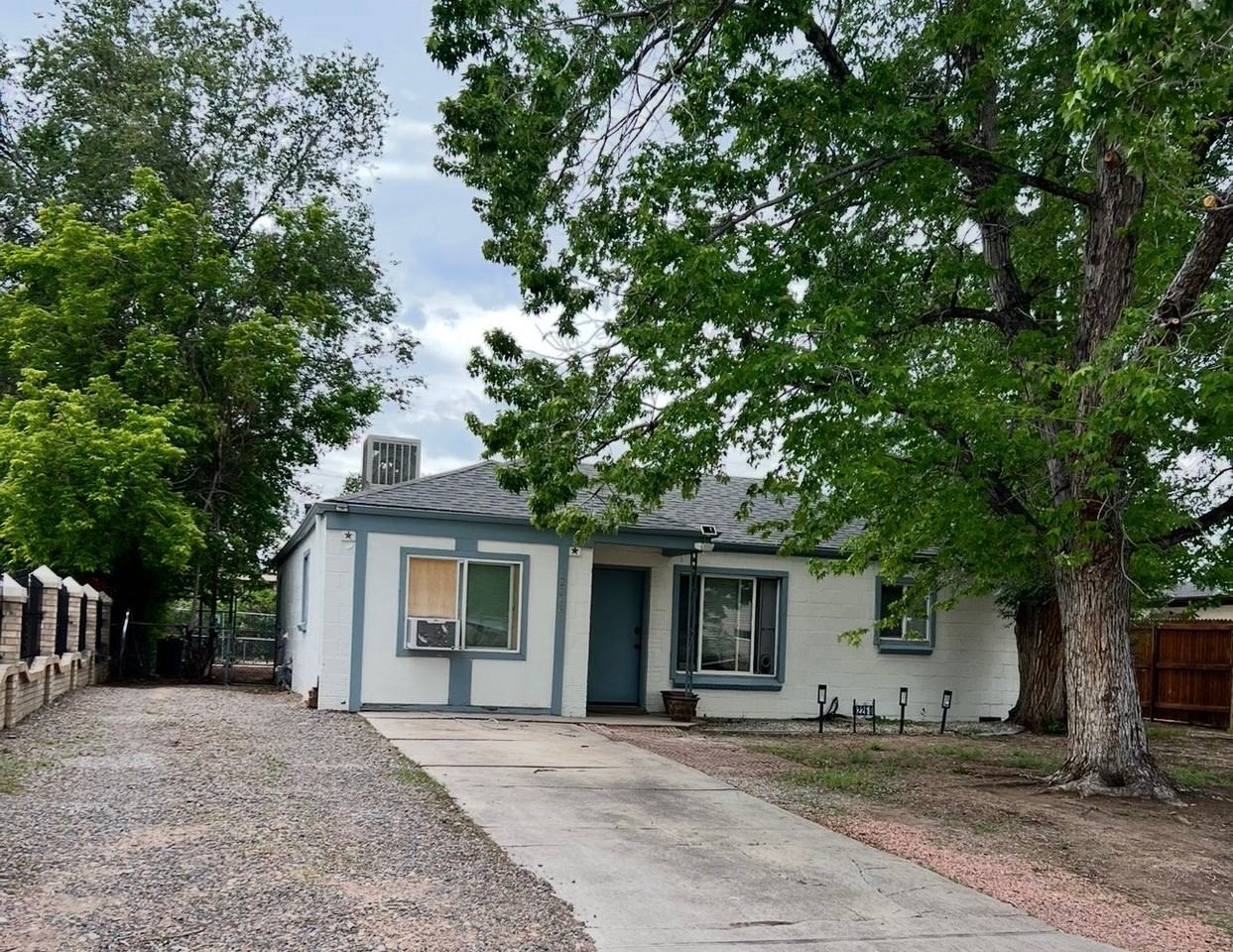 2260 W Exposition Ave - Photo 2 of 11