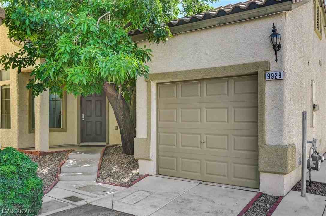 9929 Markhorn Ct - Photo 2 of 50