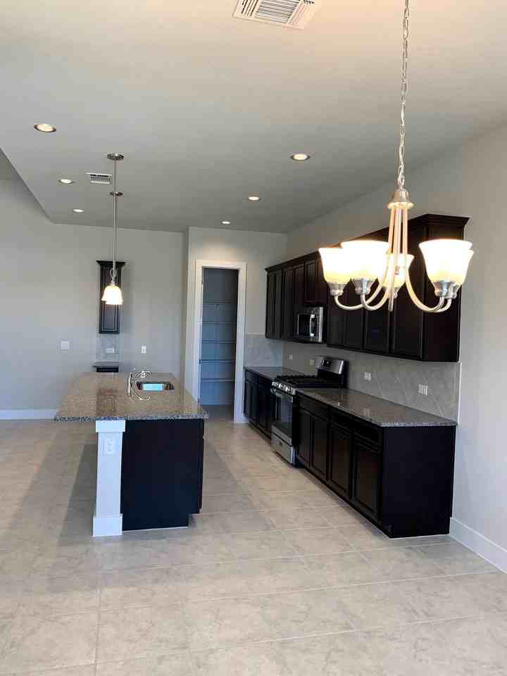 10717 Charger Way - Photo 3 of 35