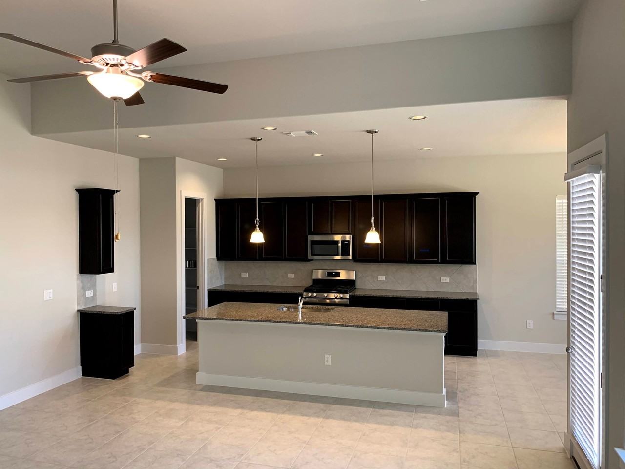 10717 Charger Way - Photo 4 of 35