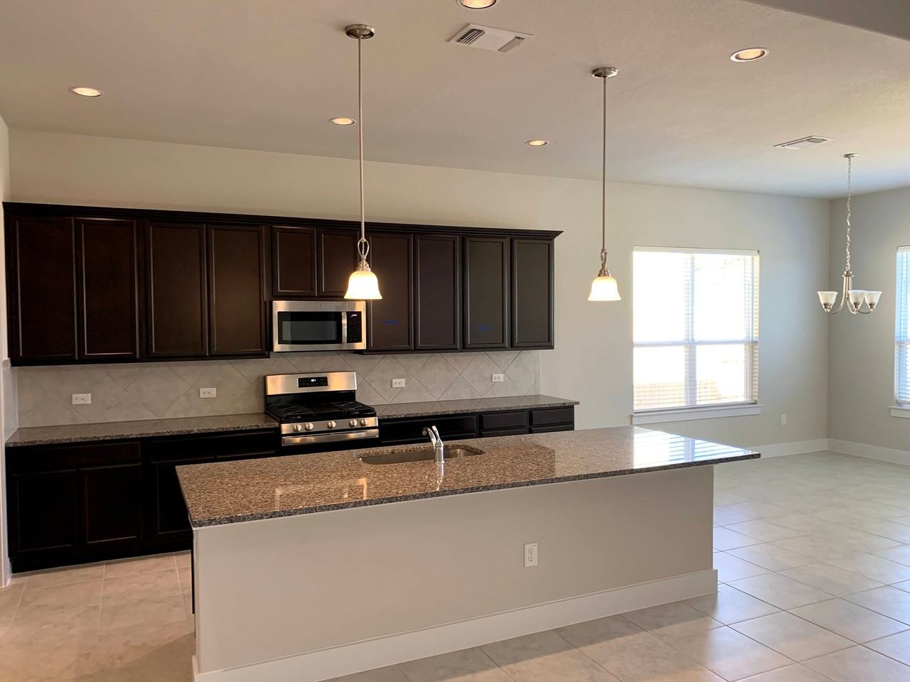 10717 Charger Way - Photo 7 of 35