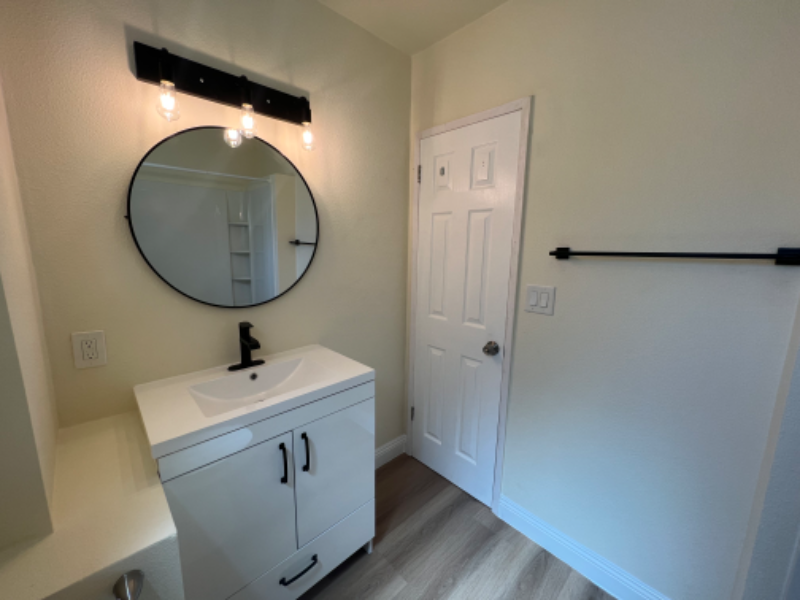 249 E Graham Ave #B - Photo 6 of 8