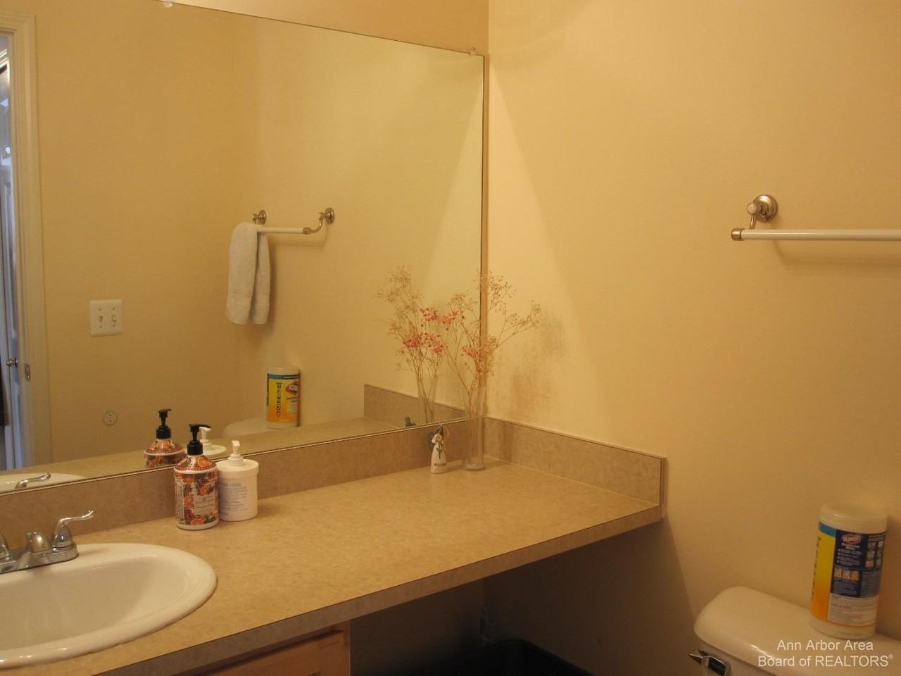 2806 Barclay Way - Photo 5 of 20