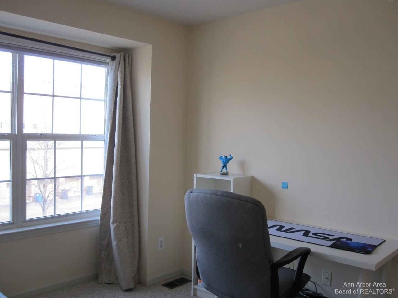 2806 Barclay Way - Photo 7 of 20