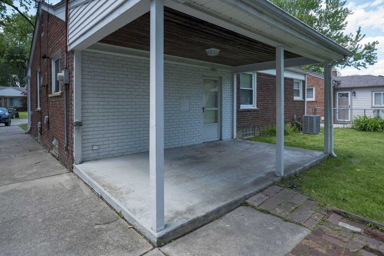 2631 Woodside St - Photo 2 of 11