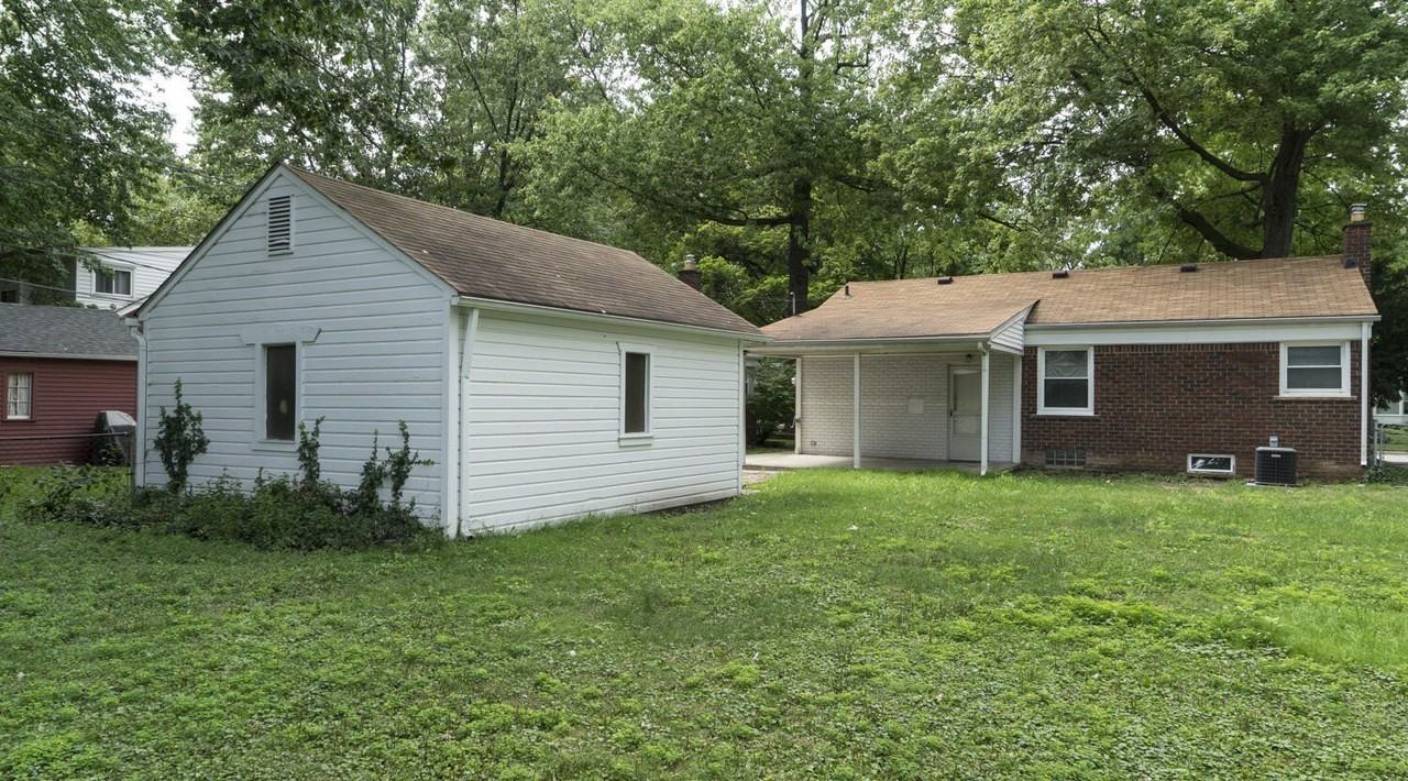 2631 Woodside St - Photo 3 of 11