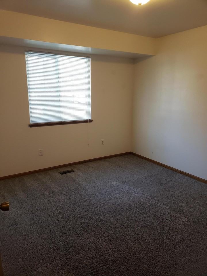 8338 Shields Dr - Photo 3 of 11