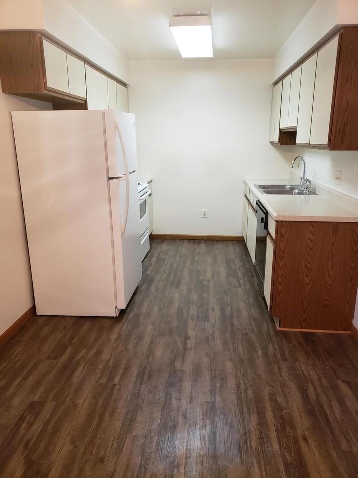 8338 Shields Dr - Photo 7 of 11
